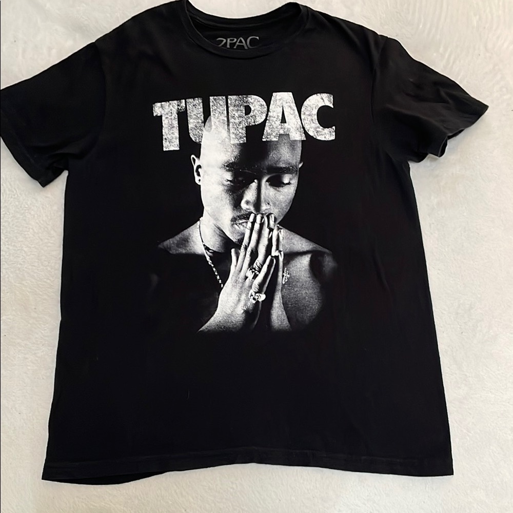 Tupac Vintage Praying Hands men’s t-shirt